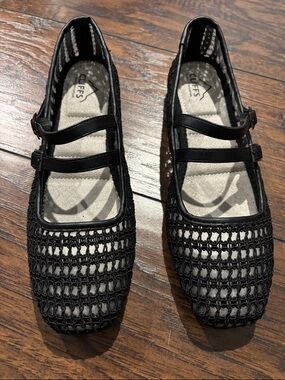 Cliffs by WHITE MOUNTAIN Black Woven Slip-On Flats
